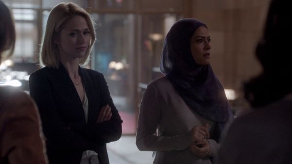 Shelby Wyatt's Lanai stretch-wool blazer on Quantico