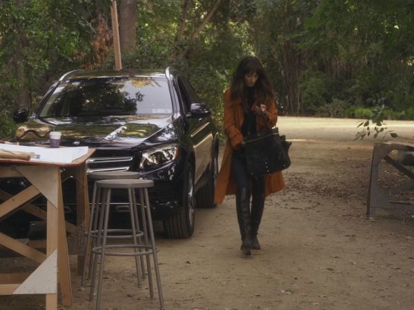 Spencer Hastings' Black Leather Zipper Satchel on Pretty Little Liars
