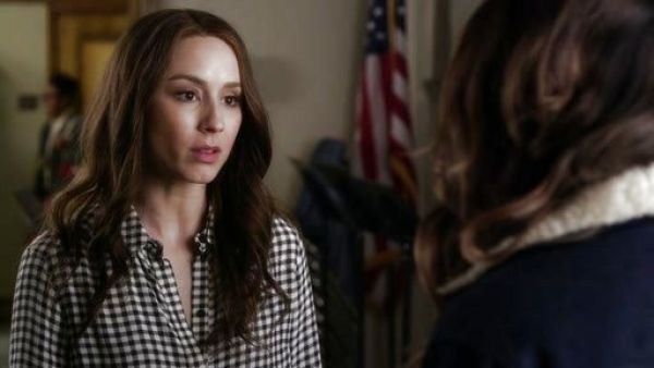Spencer Hastings's Gingham Shirt on Pretty Little Liars