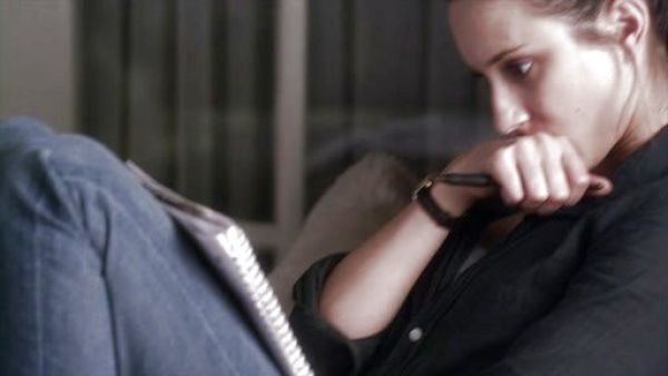 Spencer Hastings's Josefina Skinny Boyfriend In Super Grinded Blue on Pretty Little Liars