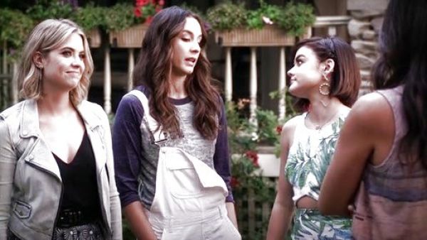 Spencer Hastings's Moto Dungaree Short Overalls on Pretty Little Liars
