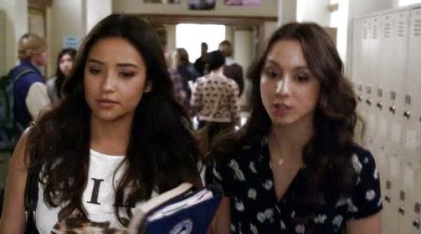 Spencer Hastings's Printed Tie-Front Blouse on Pretty Little Liars