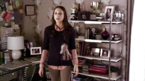 Spencer Hastings's Saddleback Sweater on Pretty Little Liars