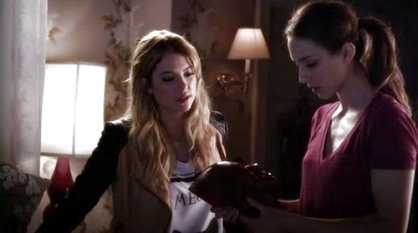 Spencer Hastings's Women's Boss V-Neck Tee on Pretty Little Liars