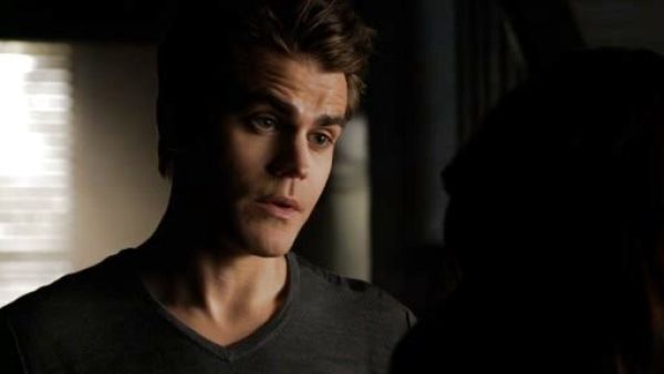 Stefan Salvatore's Cotton Linen V-Neck Sweater on The Vampire Diaries
