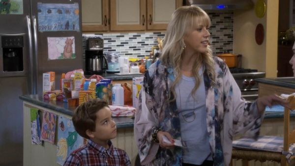 Stephanie Tanner's Sheer Slub Crew Neck Tee on Fuller House