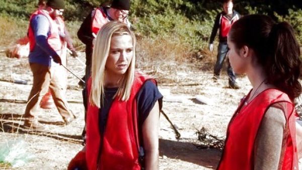 Tess Ritter's Destroyed Muscle Tee on Switched At Birth