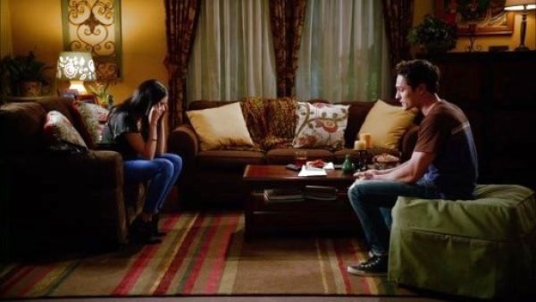 Valentina Diaz's Skinny Jeans on Devious Maids