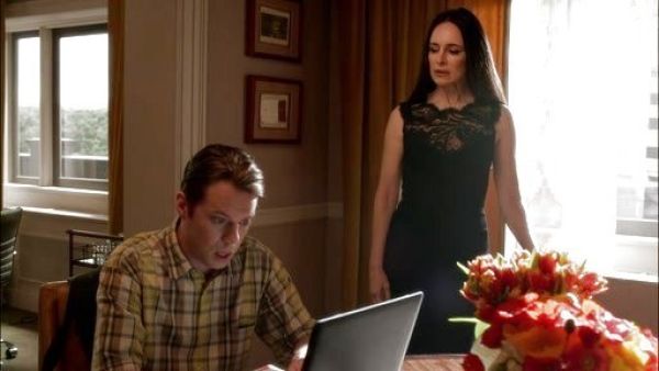 Victoria Grayson's Sleeveless Milan Stitch Lace Dress on Revenge