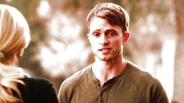 Wade Kinsella's Olive Raglan Henley on Hart of Dixie