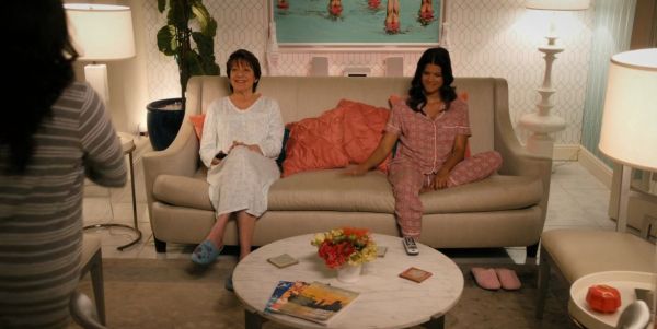 Xiomara Villanueva's Challis Printed Pajama Set on Jane the Virgin