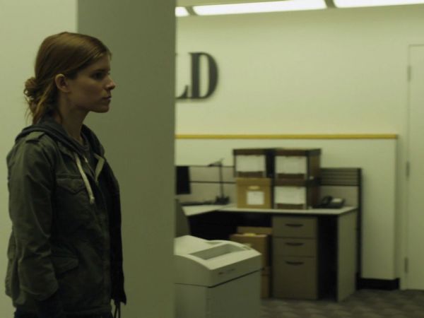 Zoe Barnes's AEO Hooded Surplus Jacket on House of Cards