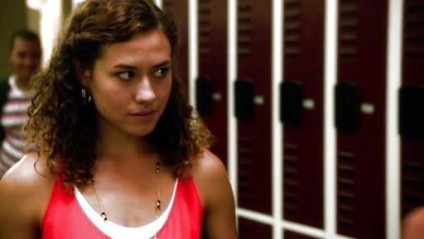 Zoe's 'locked in' long bow necklace on Star Crossed